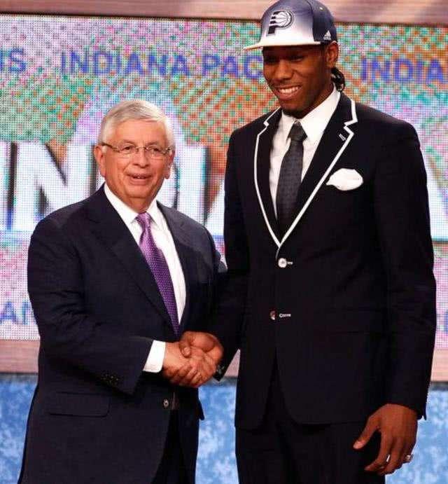 TA：随着主席选举临近，巴萨的长期引援议题根本无法提上议程（TA：主席选举在即，巴萨难以推进长期引援计划）