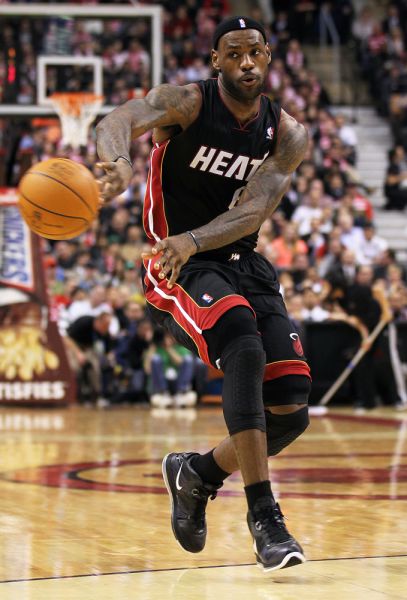 霍伊伦本赛季意甲10场4球，与上赛季联赛进球数持平（霍伊伦本季意甲10战4球，已追平上季联赛进球数）