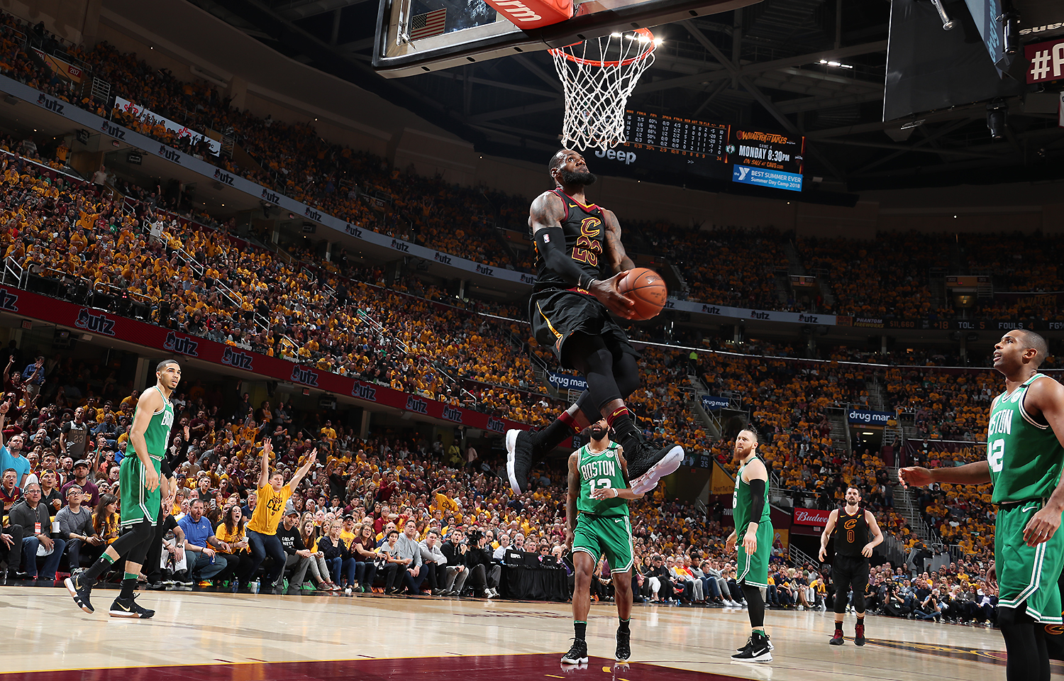 阿斯：内马尔续约谈判停滞，桑托斯需保级且削减开支才能留他（阿斯：内马尔续约受阻，桑托斯需保级并削减开支方能留下他）