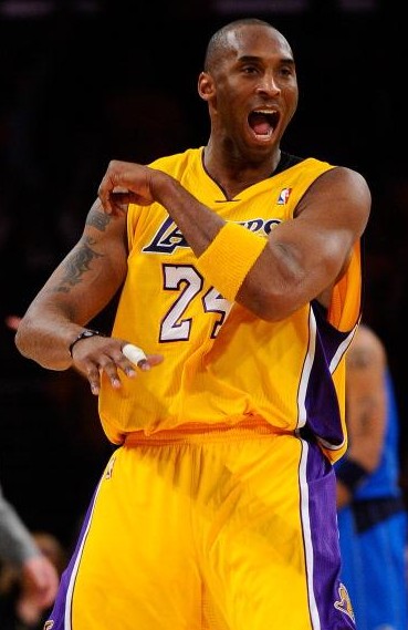 波兰媒体：莱万收到米兰、沙特和美职联报价，米兰愿签约两年（波媒：莱万获米兰、沙特球队和MLS报价，AC米兰愿提供两年合同）