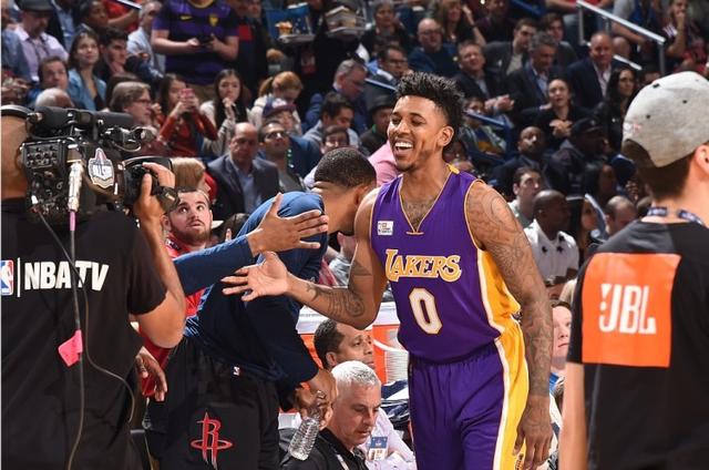 最快女护士＂张水华家人回应医院处分（“最快女护士”张水华家属回应院方处分）