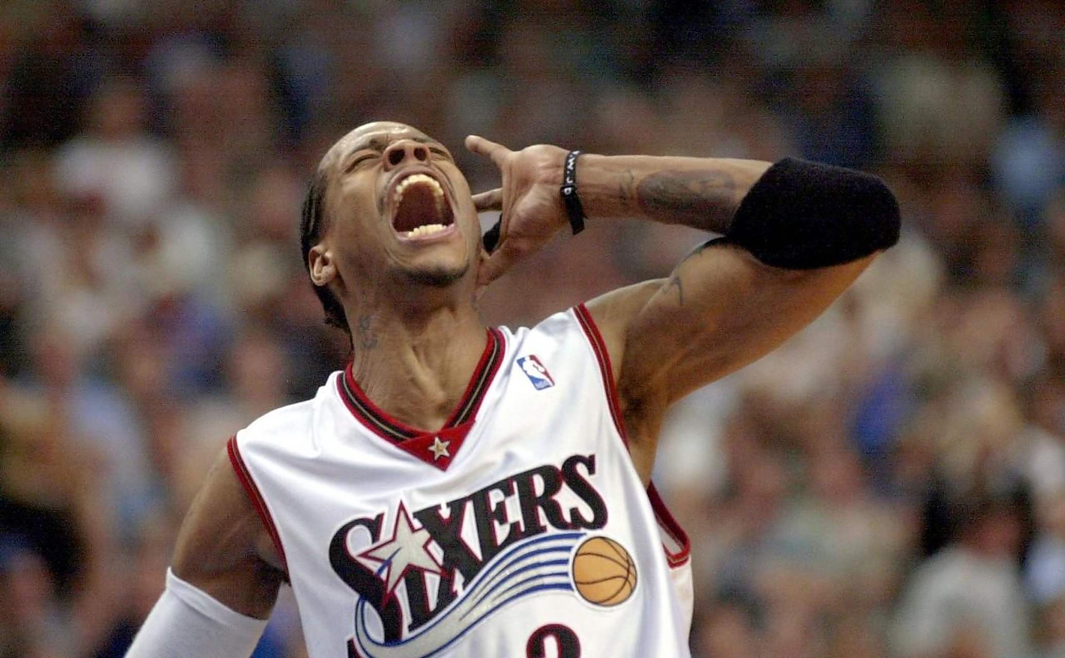 查理·哈迪（Charlie Hardy）等待5个月后终于签约曼联。（历经5个月等待，查理·哈迪正式加盟曼联）