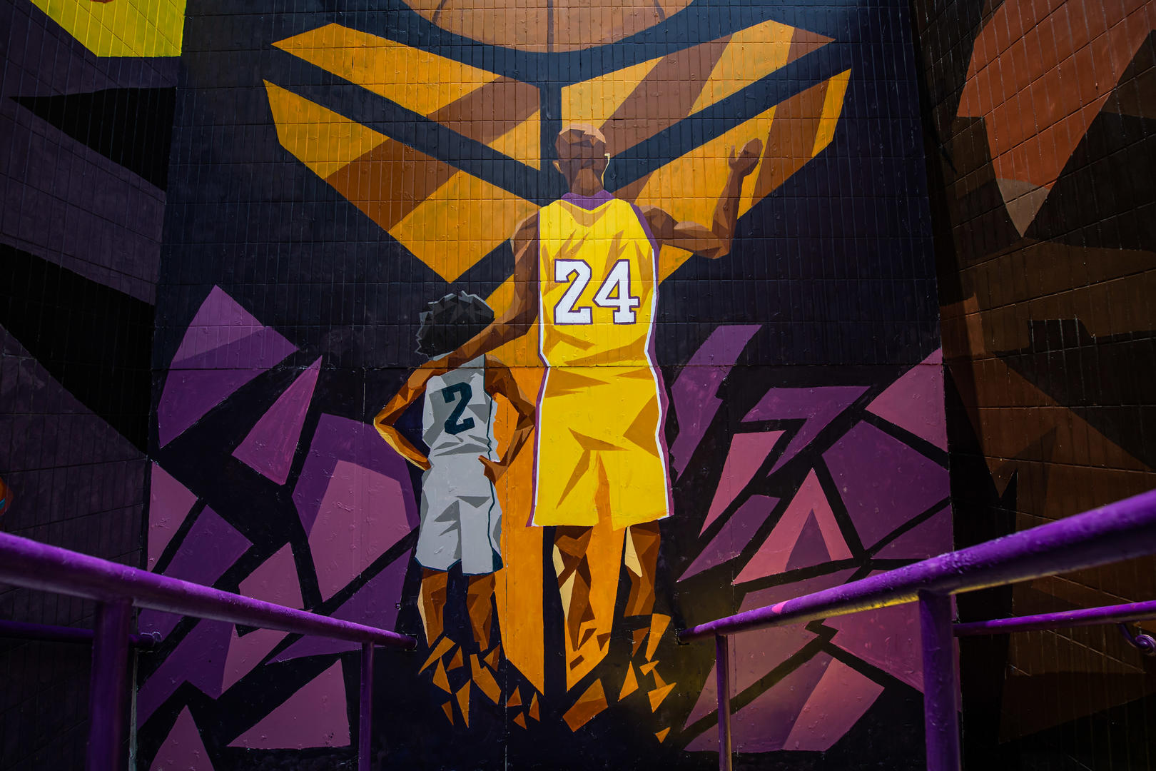 穆帅：我和孔蒂不是朋友，他是顶级教练但我不清楚他的为人（穆帅：和孔蒂算不上朋友，他是顶级主帅，但他的为人我不太了解）