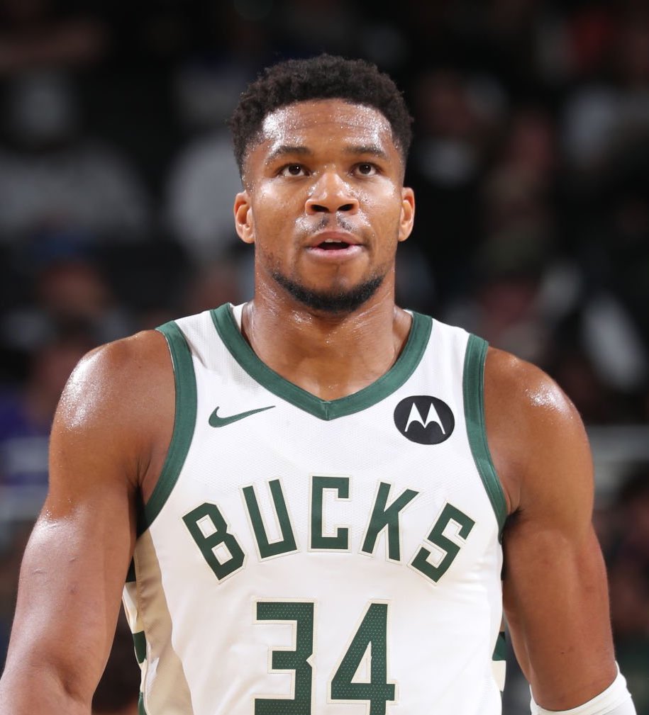 悲喜夜：拜仁造5-0惨案，阿森纳18场不败终结，保级队绝平利物浦（冰火之夜：拜仁5-0横扫，阿森纳18场不败告终，保级队绝平利物浦）