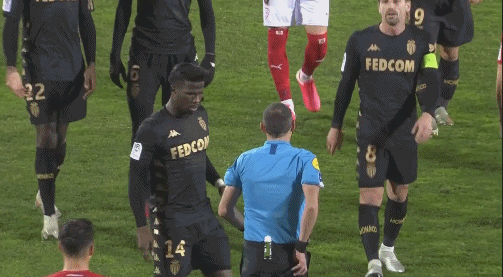 经纪人：我的话完全被断章取义了；孔蒂就像洛博特卡的父亲