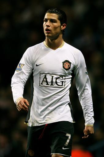 TA评2026世界杯百大球星：姆巴佩居首，梅西第8、C罗第25（TA评选2026年世界杯百大球星榜：姆巴佩第一，梅西第八，C罗第25位）