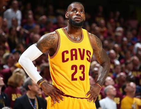 就在今天，复出的库里暴走了，打破乔丹尘封22年的历史第一纪录（今日复出，库里狂飙改写乔丹尘封22年的历史第一纪录）